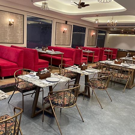 Wells Inn Hotel Varanasi Dış mekan fotoğraf